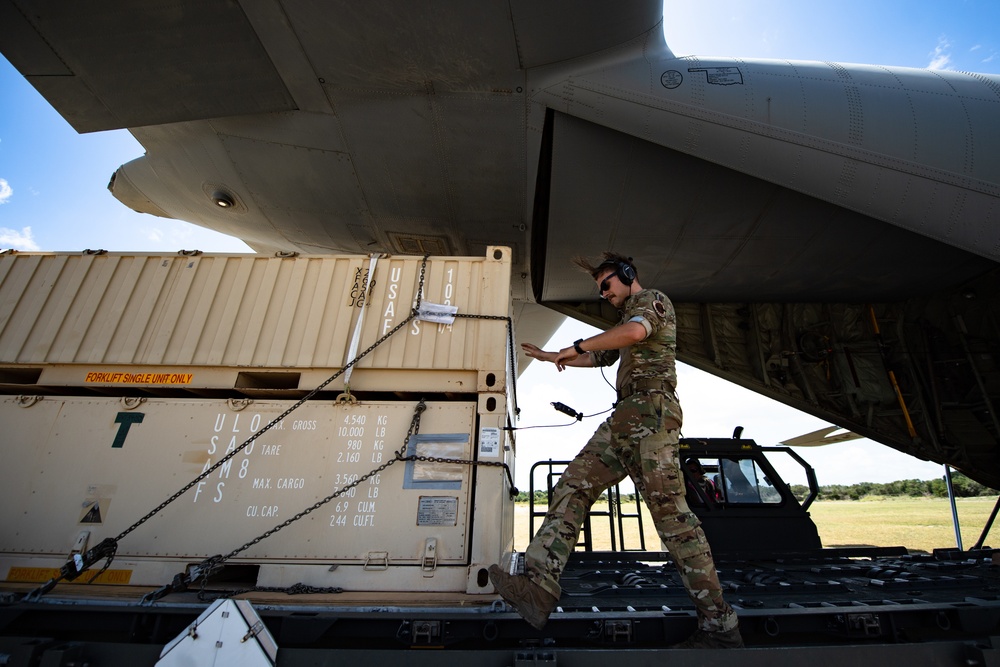 75th EAS delivers cargo to 475th EABS
