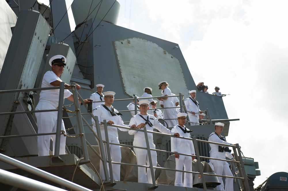 USS Farragut departs Mayport