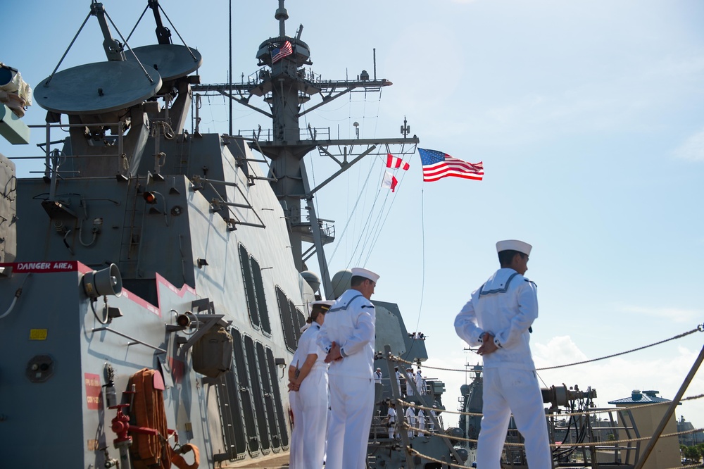 USS Farragut departs Mayport