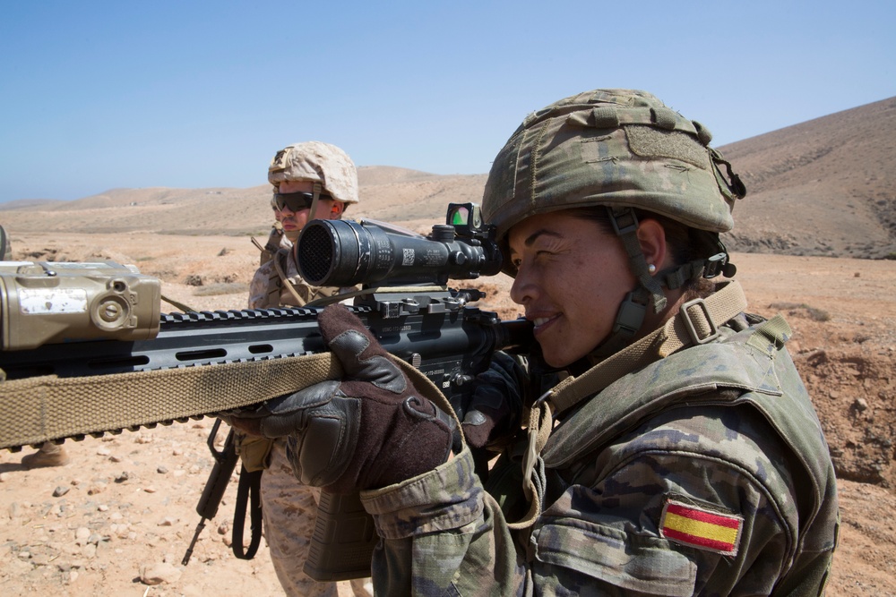 SPMAGTF-CR-AF 19.2 conducts range with Spanish Army