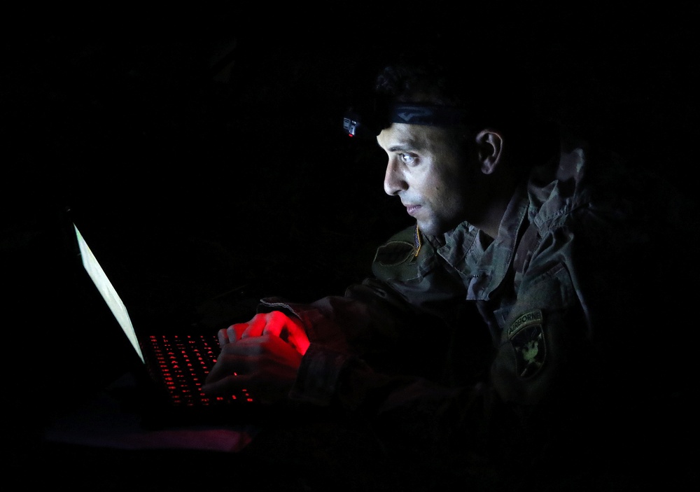 USAJFKSWCS Students Undergo Long-Range Antenna Training