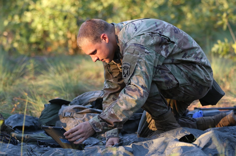 USAJFKSWCS Students Undergo Long-Range Antenna Training