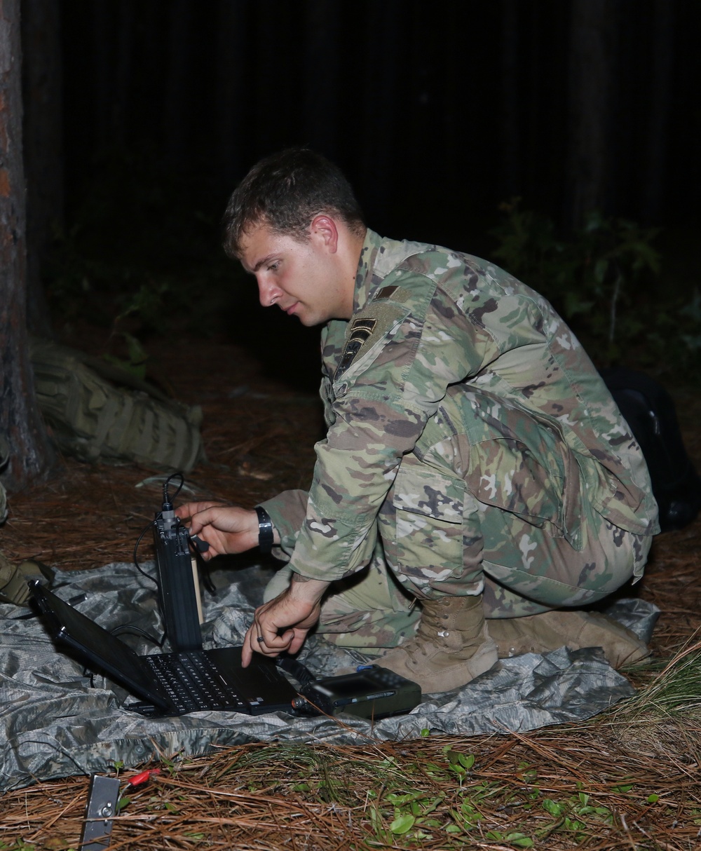 USAJFKSWCS Students Undergo Long-Range Antenna Training