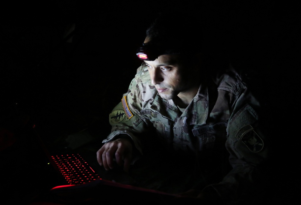 USAJFKSWCS Students Undergo Long-Range Antenna Training