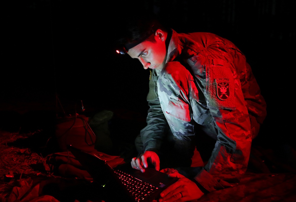 USAJFKSWCS Students Undergo Long-Range Antenna Training