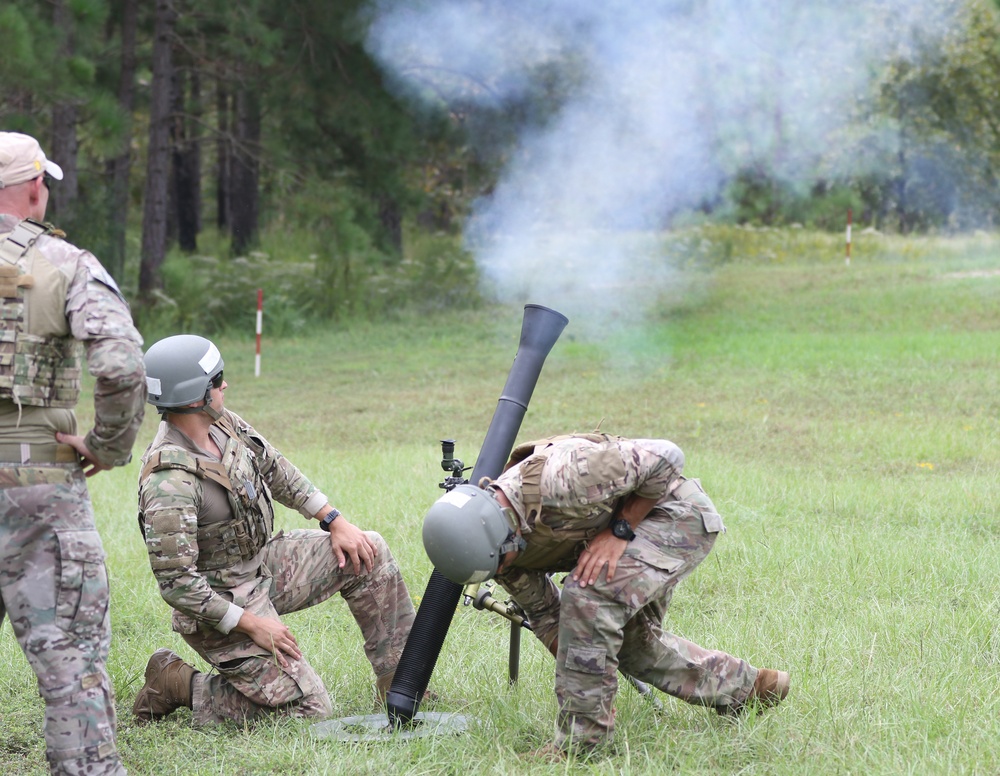 Special Forces Weapons Sergeant Candidates Fire Mortars