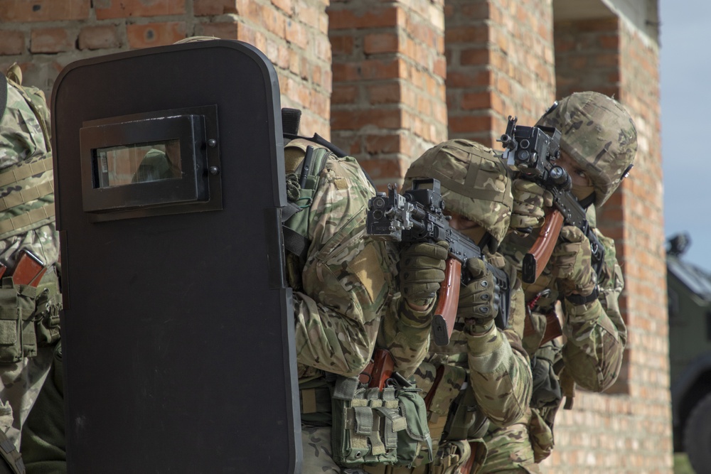 Ukrainian Special Police Forces participate in a Situational Training Exercise (STX) during Rapid Trident 2019
