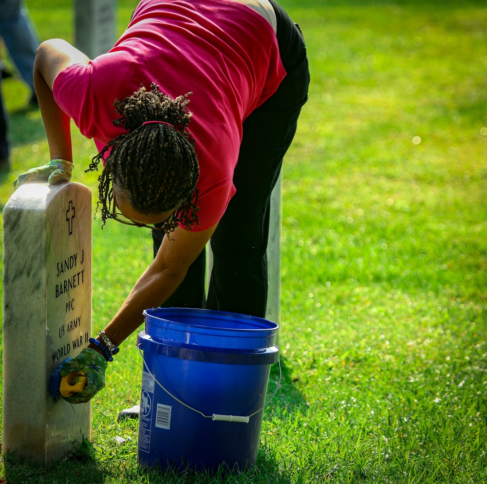 Volunteers Honor the Fallen - Quantico National Cemetary Patriot Day
