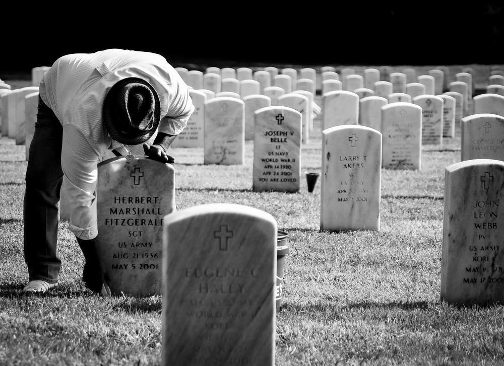 Volunteers Honor the Fallen - Quantico National Cemetary Patriot Day