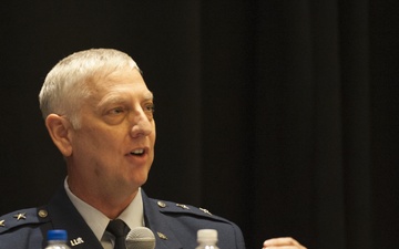 Mobility leaders discuss expanding competitive airlift edge at AFA panel