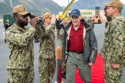 SECNAV visits AECE Personnel aboard USS Comstock