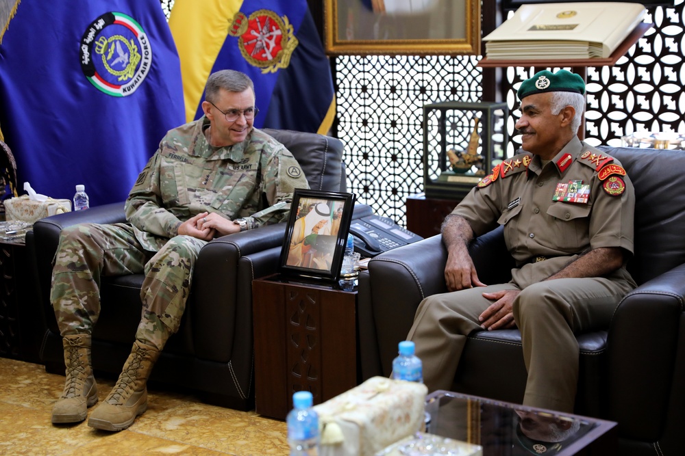 Third Army Commanding General has Key Leader Engagement in Kuwait