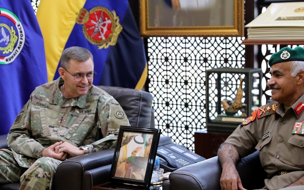 Third Army Commanding General has Key Leader Engagement in Kuwait