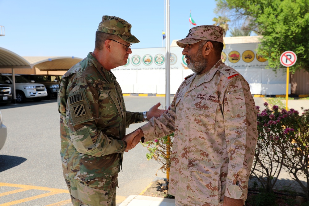 Lieutenant Gen. Terry Ferrell meets with Kuwait Land Forces Commander