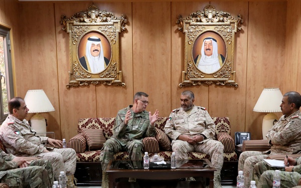 Lieutenant Gen. Terry Ferrell meets with Kuwait Land Forces Commander