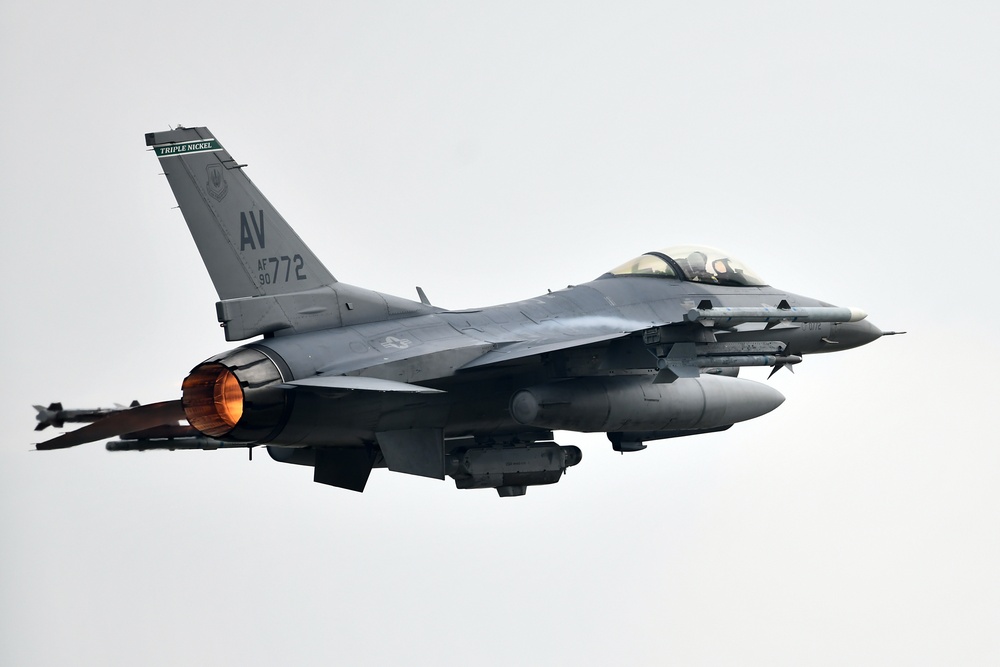 Triple Nickel F-16 takes off