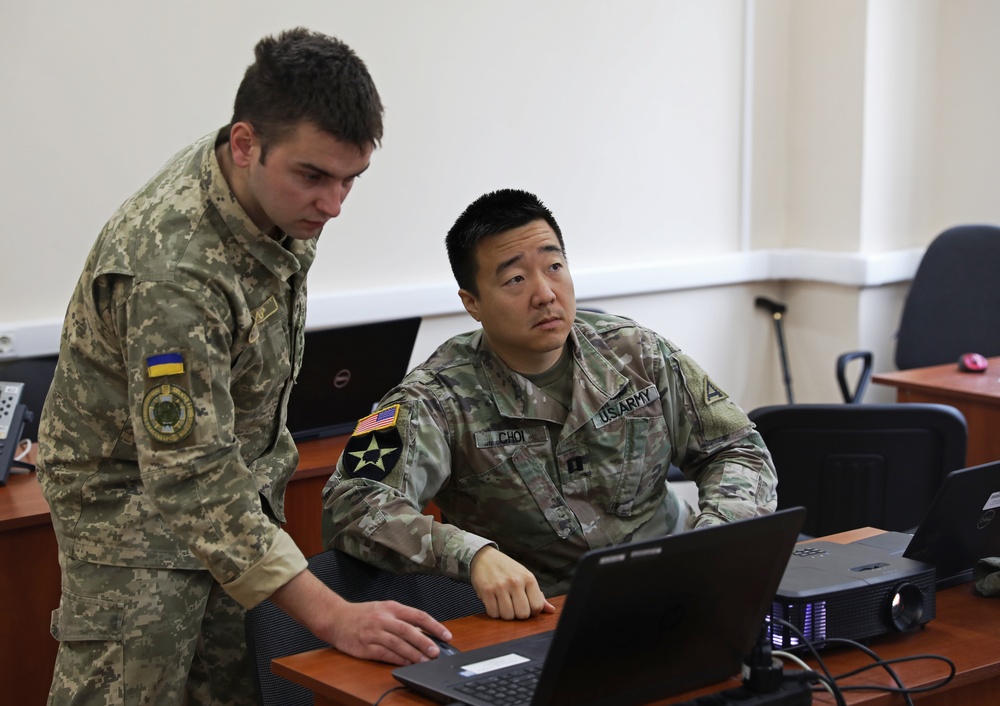 U.S. and Ukraine coordinate exercises during RT19