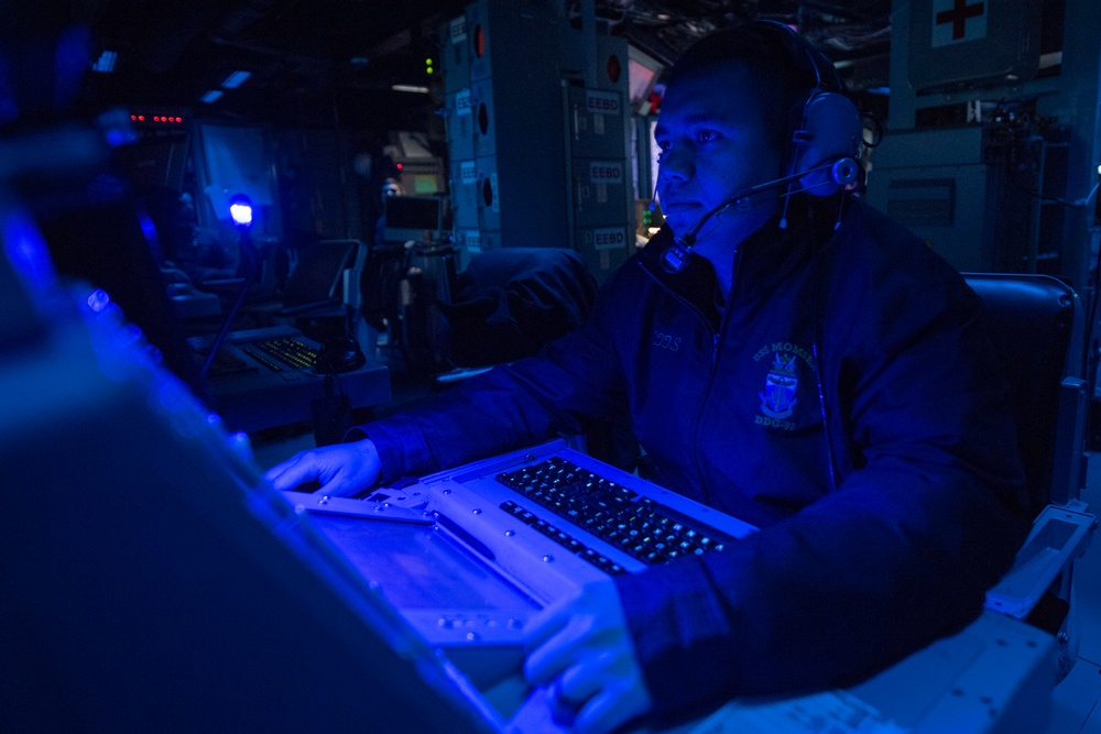 USS MOMSEN Sailors Stand Watch in Combat Information Center