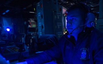 USS MOMSEN Sailors Stand Watch in Combat Information Center
