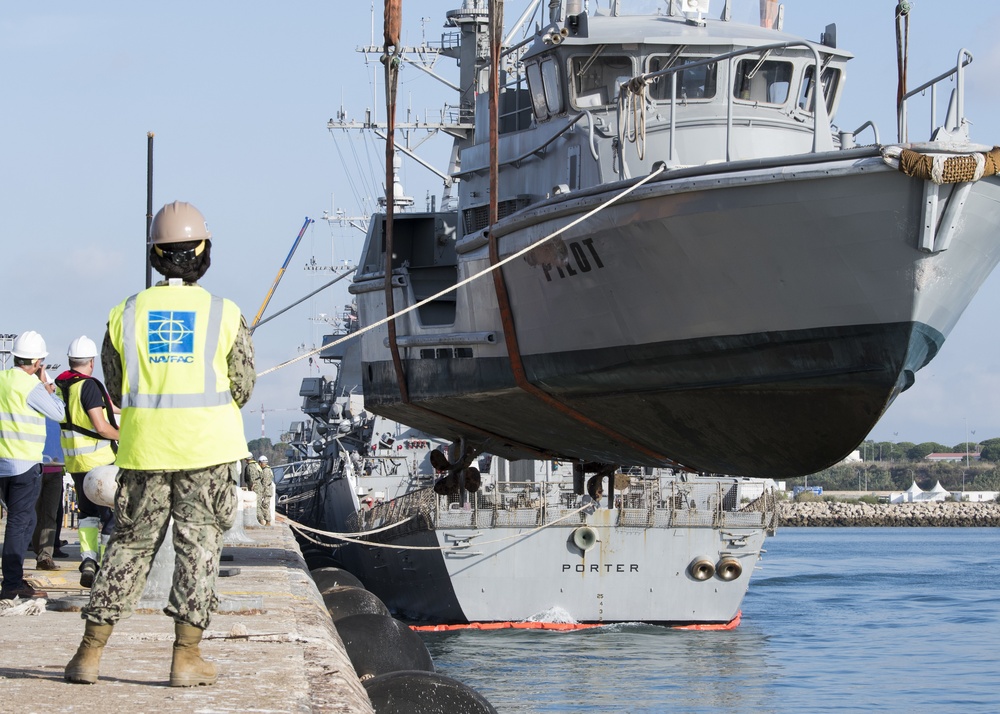 NAVSTA Rota Lifts Pilot Boat Out of Water