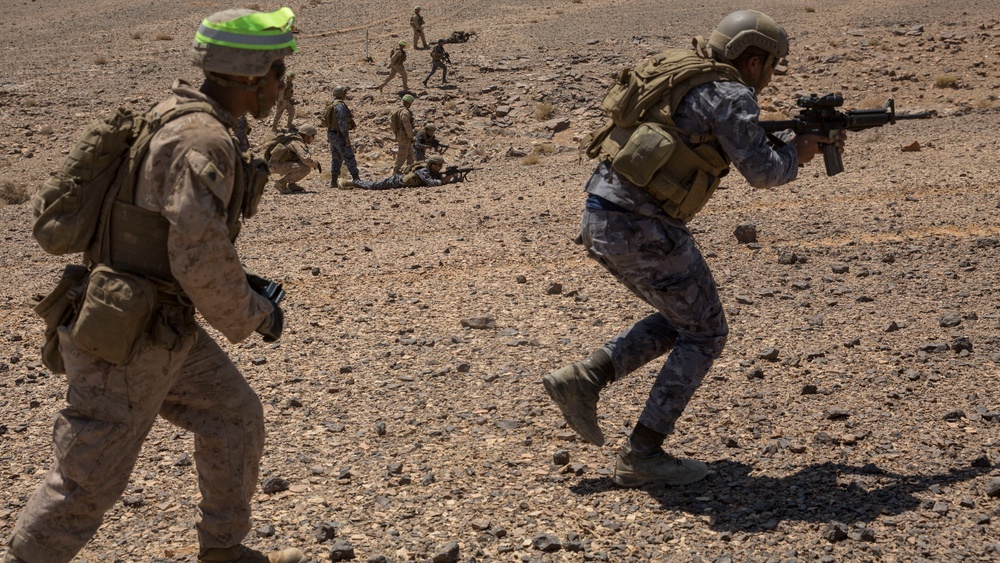 Live-fire exercise in Wadi Shadiya