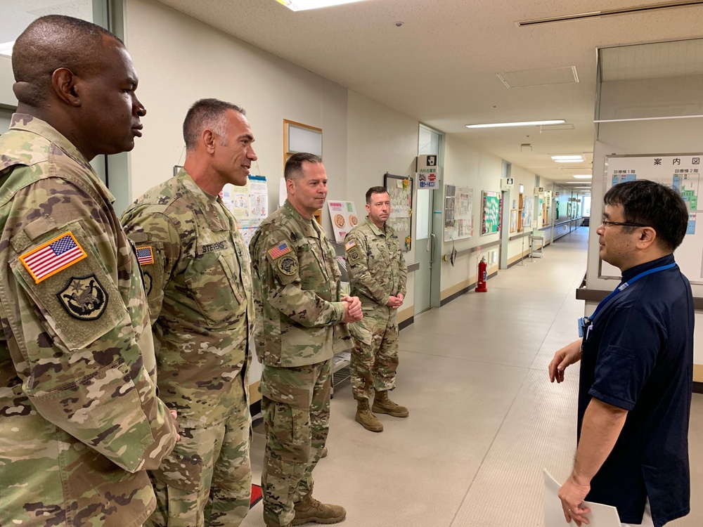 Illinois National Guard and Japanese Military Medical Professionals Learn from Each Other