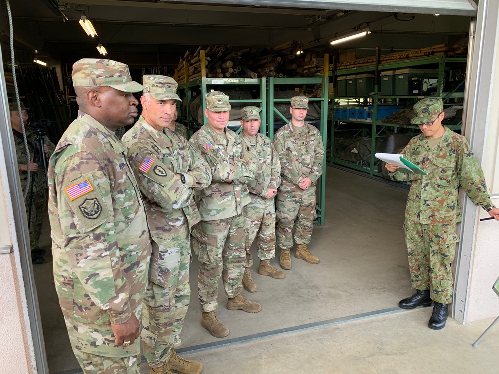 Illinois National Guard and Japanese Military Medical Professionals Learn from Each Other