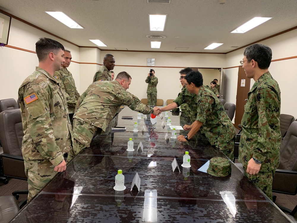 Illinois National Guard and Japanese Military Medical Professionals Learn from Each Other