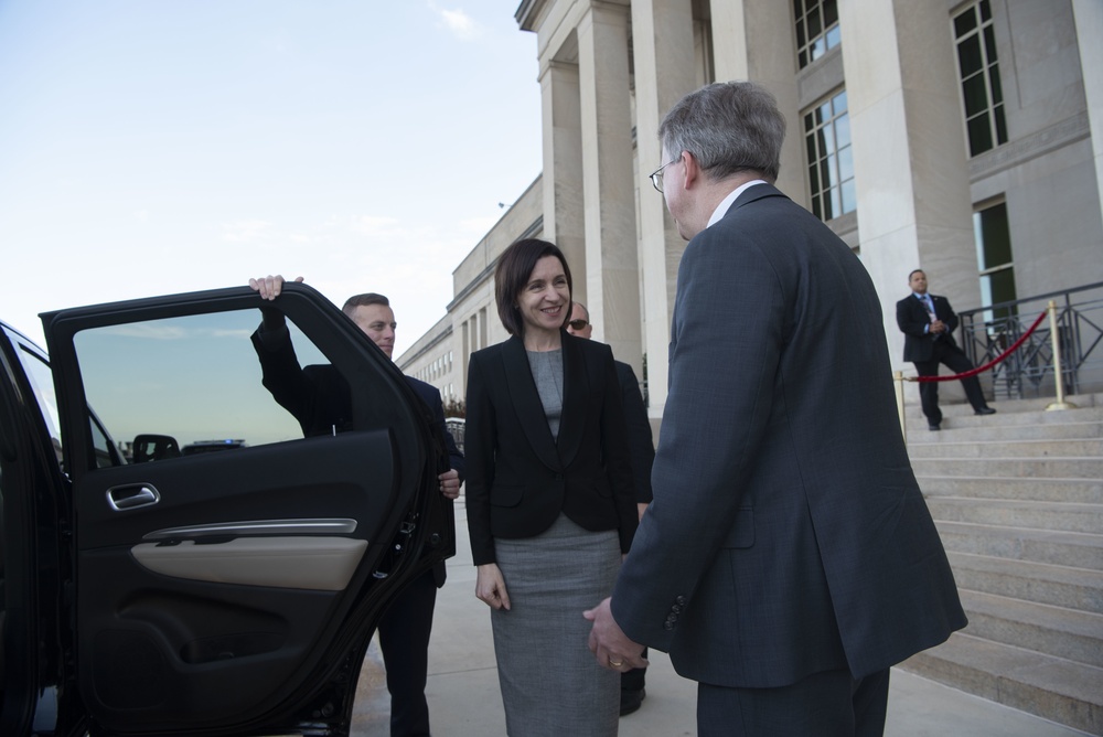 Deputy Secretary of Defense Hosts Moldovan Prime Minister