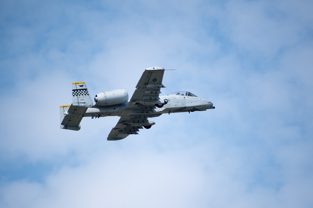 ACC A-10 Demo Team gets major assist from 25th FS