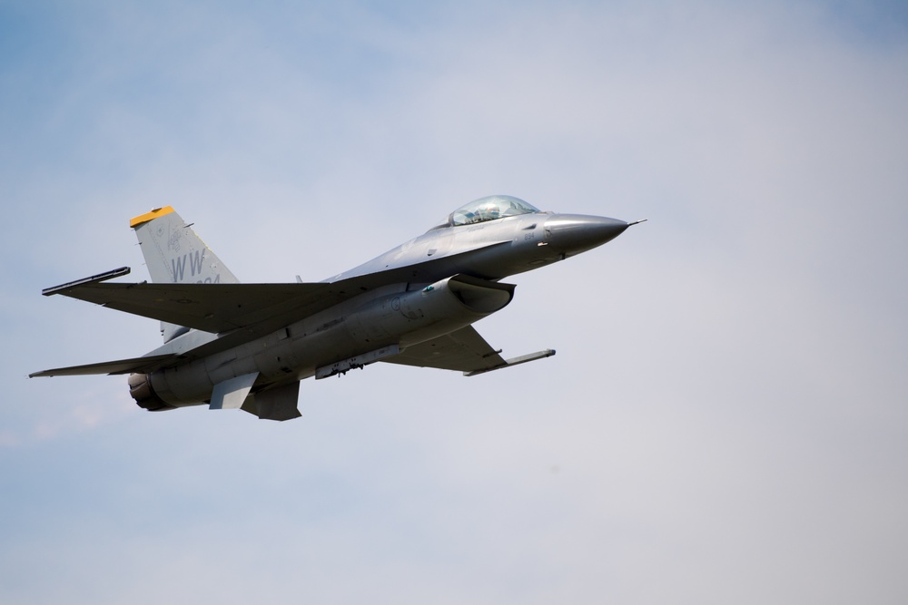 PACAF VIper Demo Team practices before Osan Air Power Day