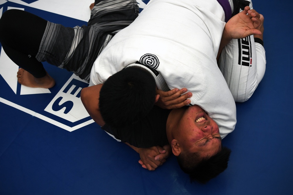 Airmen grapple with adversity in Jiu Jitsu resilience event