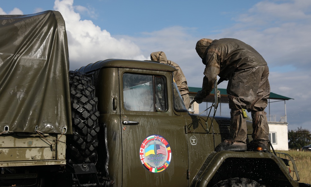 Ukraine Civil Defense Battalion conducts decontamination training during RT19