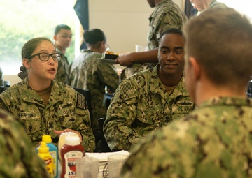 TSC Staff Mentor Students During Lunch Event