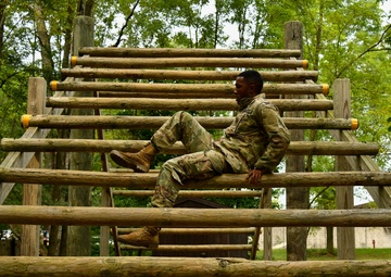 Michigan Soldier tackles The Weaver Obstacle