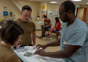 IDC Students Participate in Splint Training