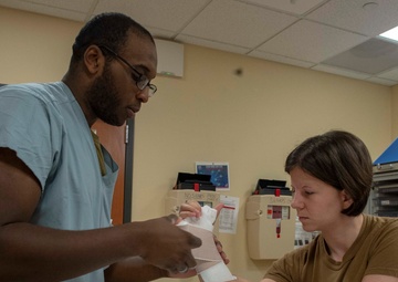 IDC Students Participate in Splint Training