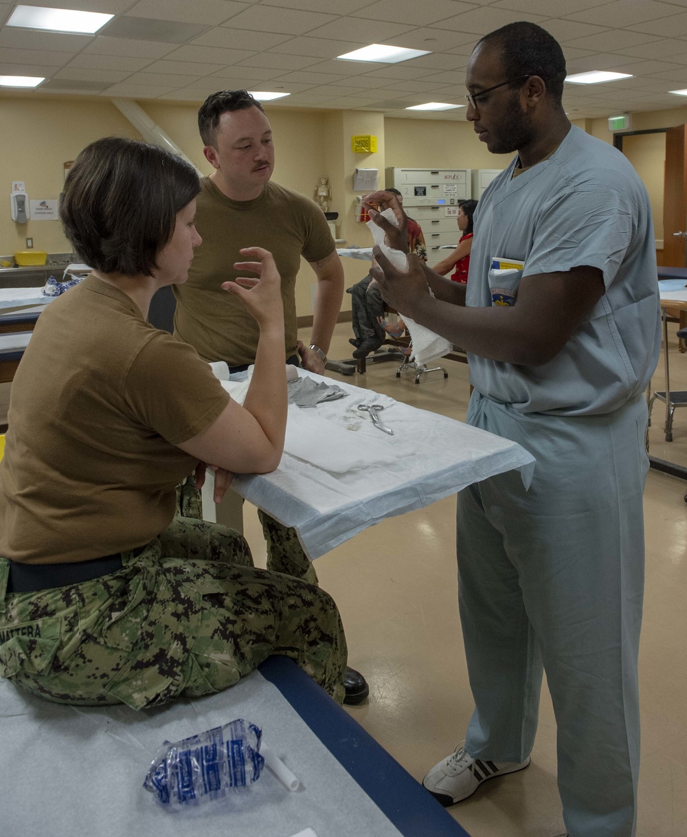 IDC Students Participate in Splint Training