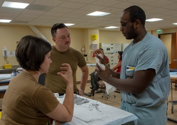 IDC Students Participate in Splint Training