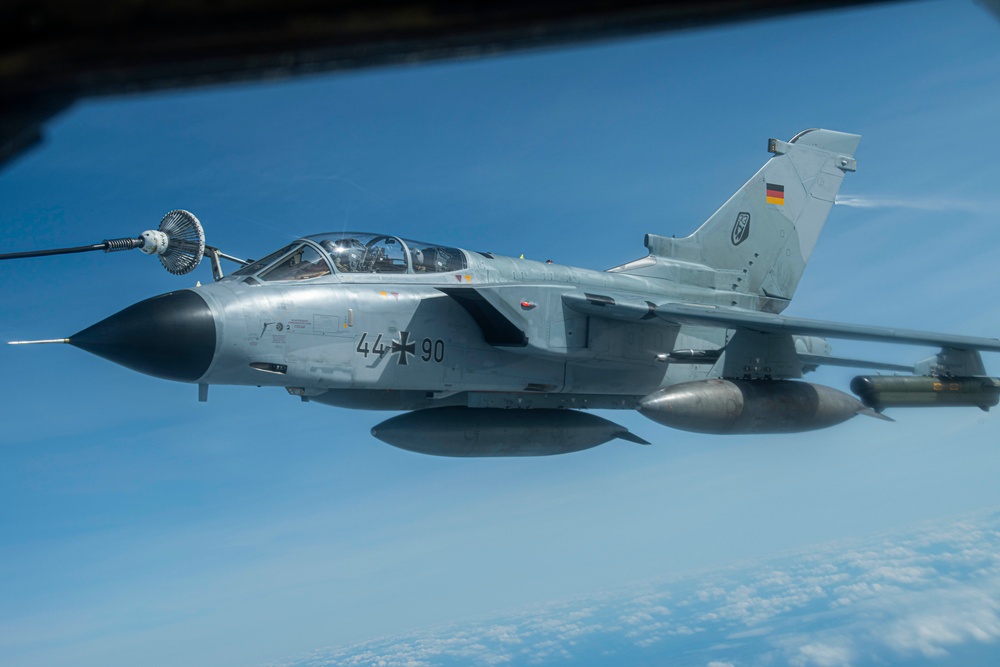 Bloody Hundredth KC-135 refuels German Tornadoes