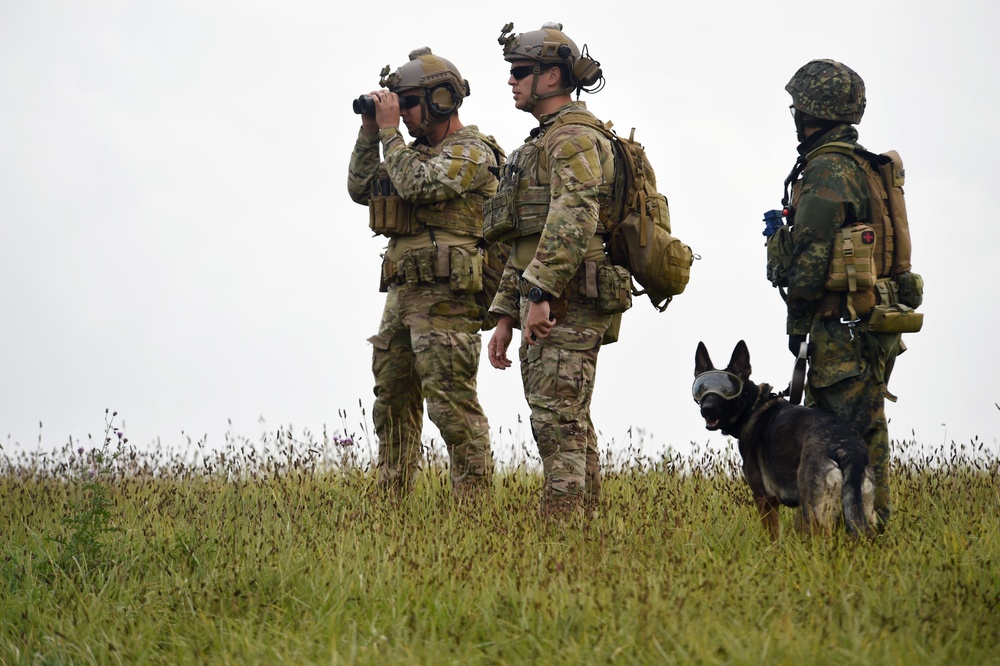 EODMU 8 Sailors Participate in Exercise Northern Coasts 2019