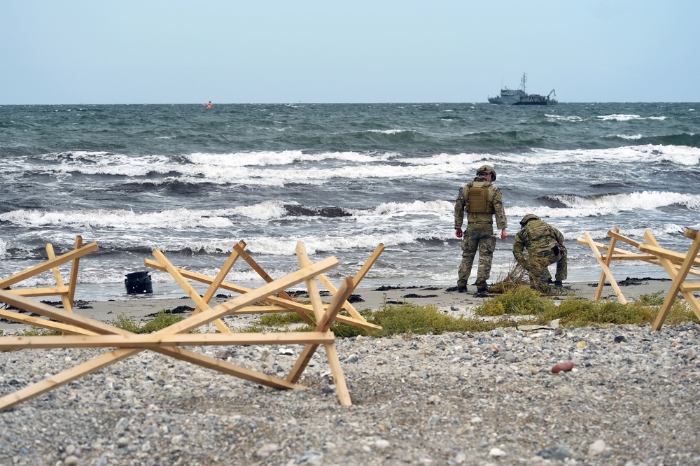 EODMU 8 Sailors Participate in Exercise Northern Coasts 2019