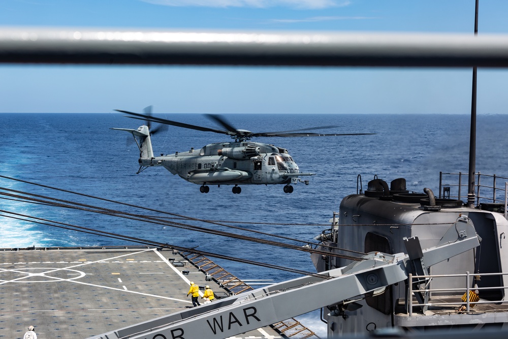 US Marines test helicopter landings aboard USS Carter Hall in Latin America