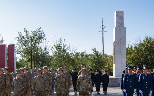 Oregon Guard CERFP Trains With Mongolian First Responders