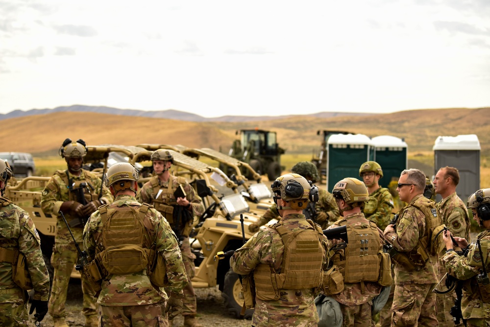 Airmen, U.S. Army participate in Joint Forcible Entry exercise