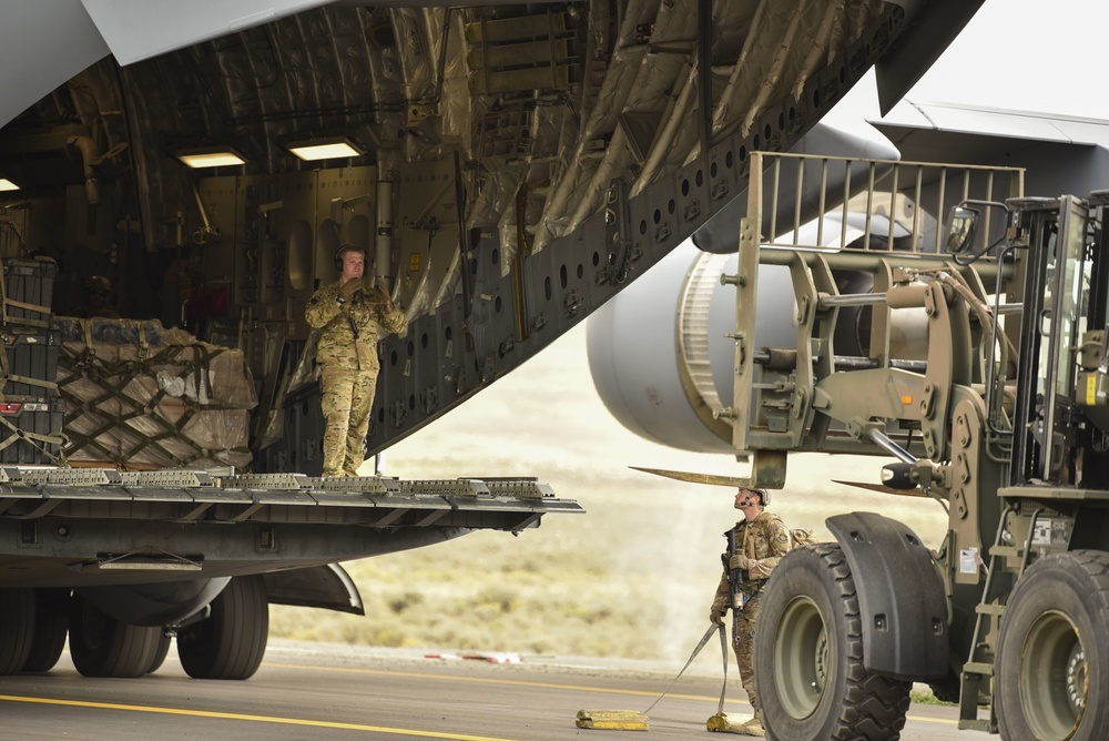 Airmen, U.S. Army Soldiers participate in Joint Forcible Entry