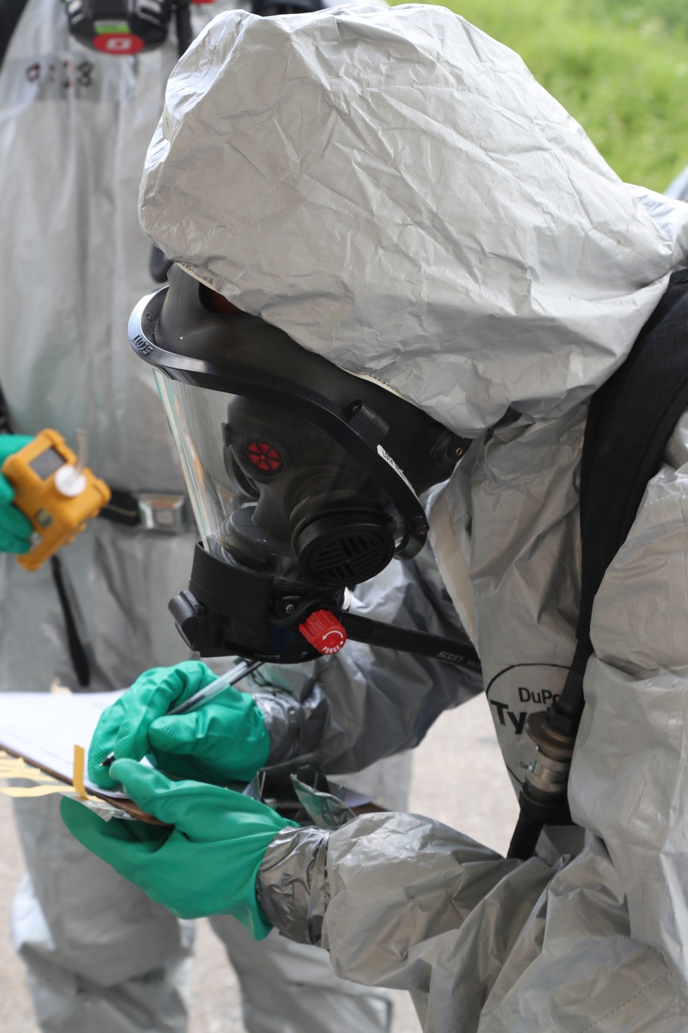 Service members and civilians learn to respond to hazardous materials