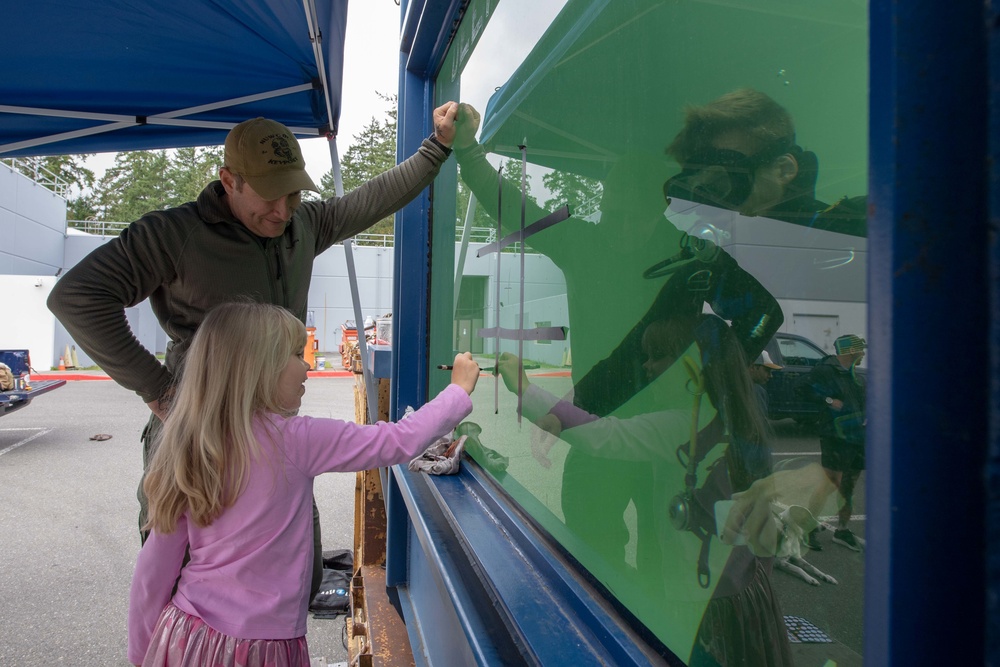 Naval Base Kitsap Sailors Participate in 2019 Keyport Fest