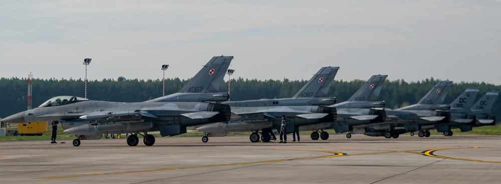 U.S., Polish forces participate in Aviation Rotation 19.4, strengthen partnership, interoperability