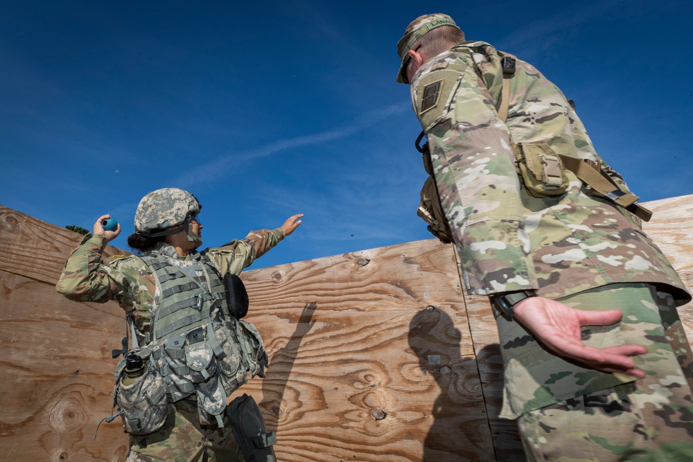 New Jersey Finance Soldiers train